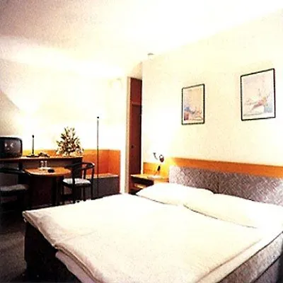 Comfort Hotel 4*